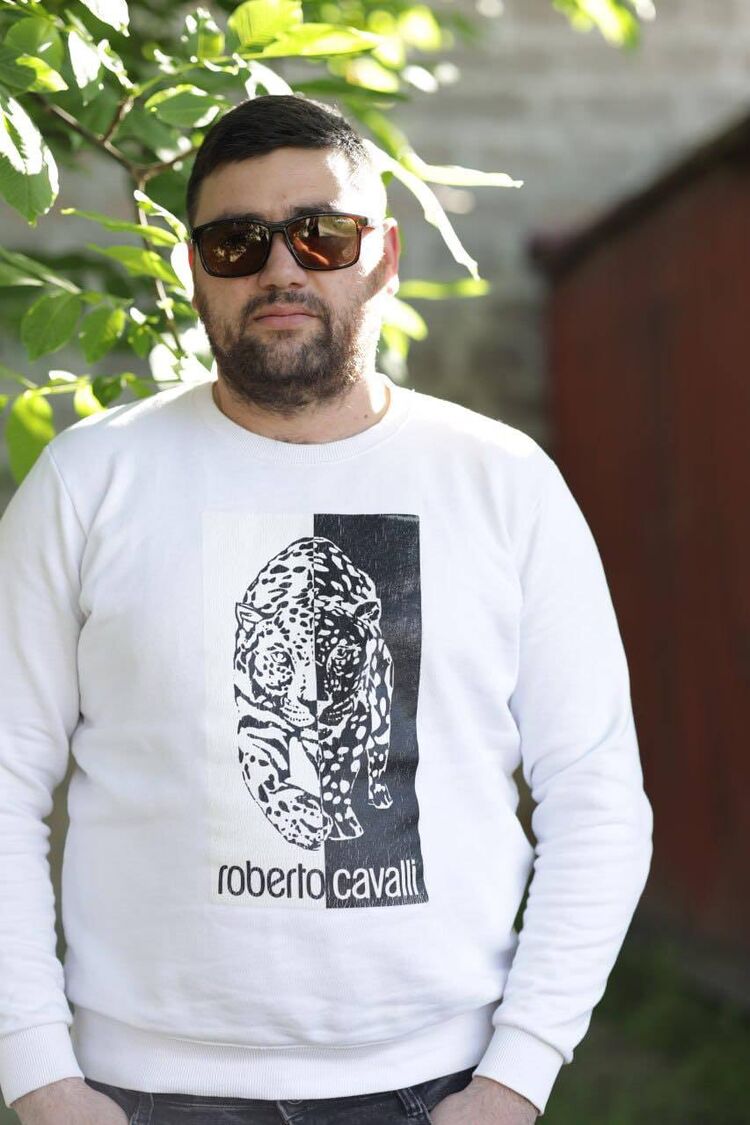  35232898  Artur, 31 ,    