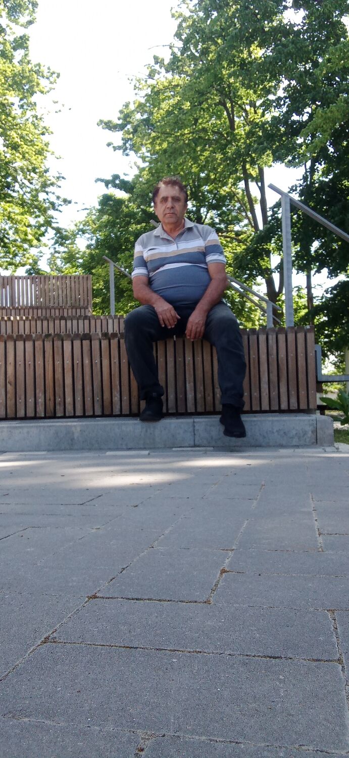  42952668  , 63 ,    