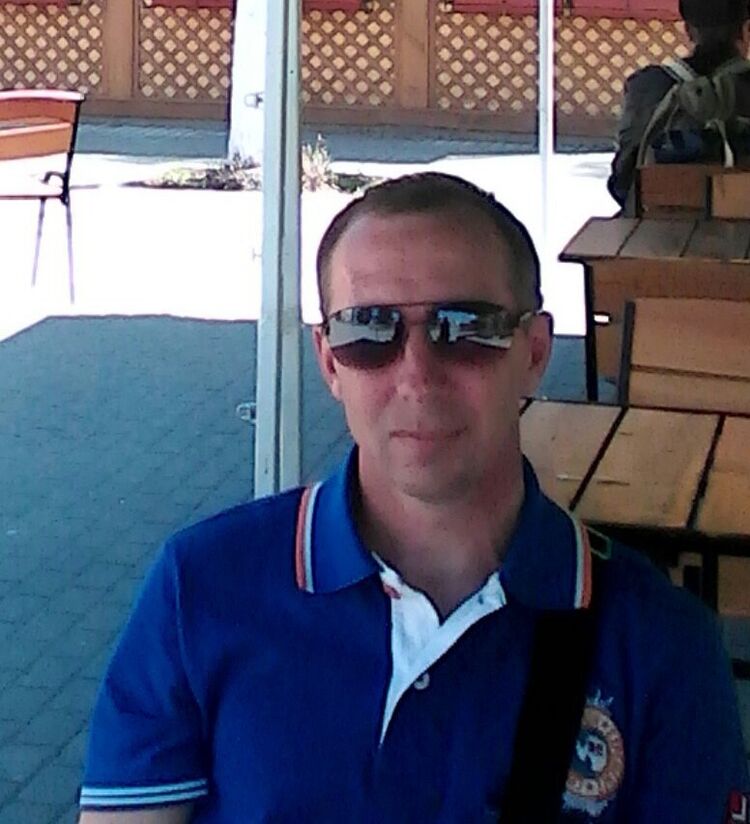  16991718  Valerij, 49 ,    