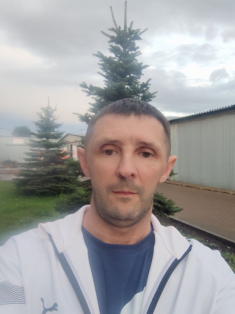  ,   Sergei, 43 ,   ,   