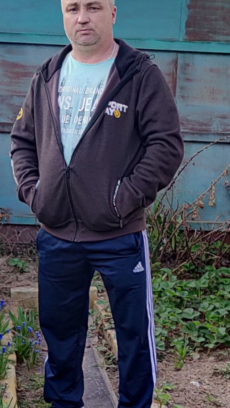  44818818  Aleksandr, 50 ,    
