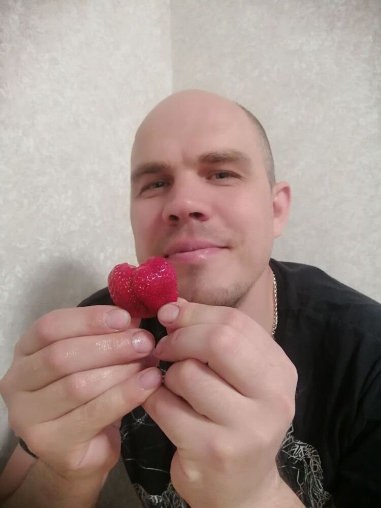  44193038  ALEKSEI, 39 ,     