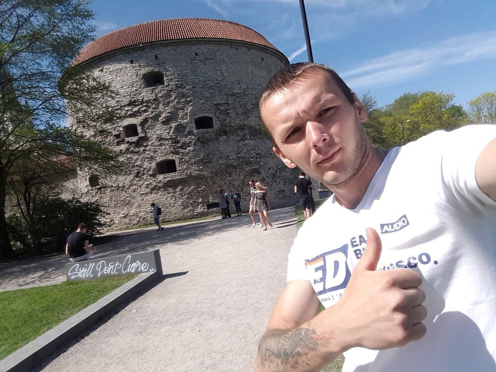  ,   Evhen, 32 ,   ,   , c , 