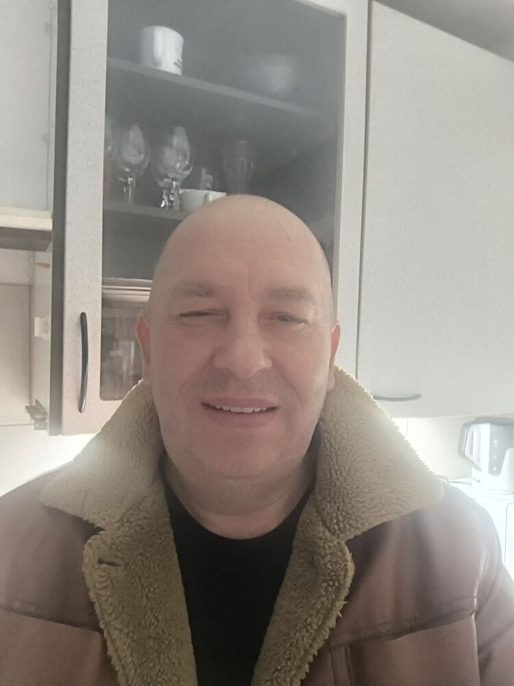  54501188  Konstantin, 53 ,    