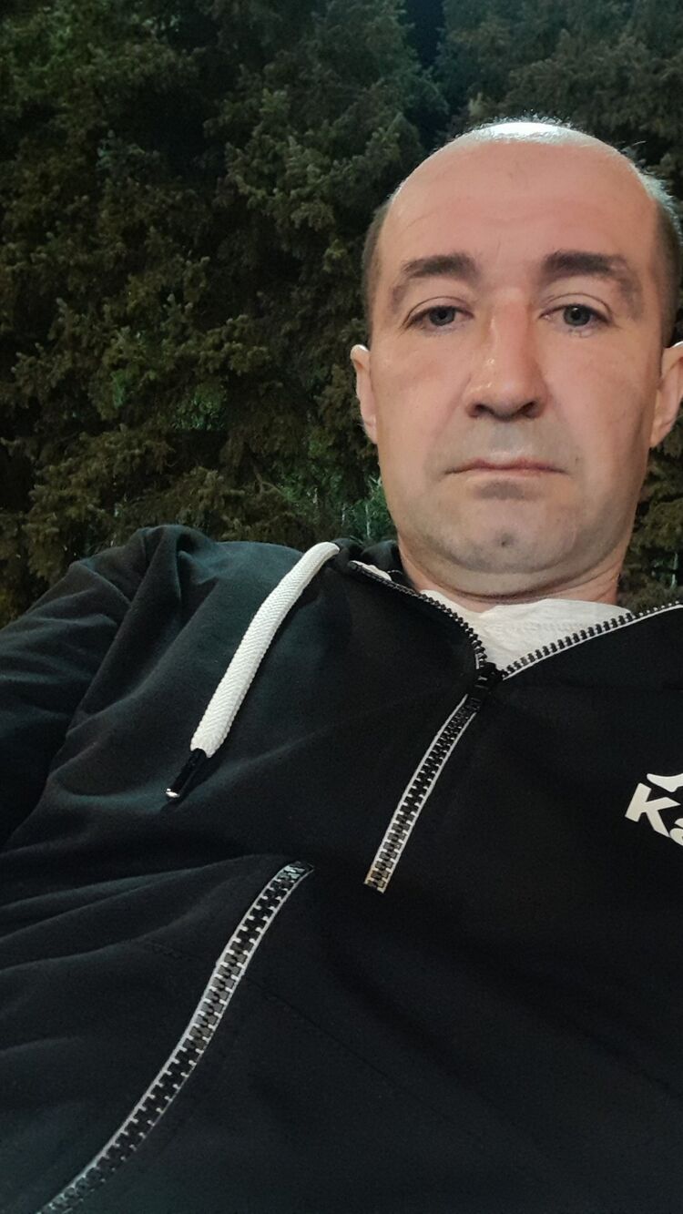  32561708  , 42 ,    