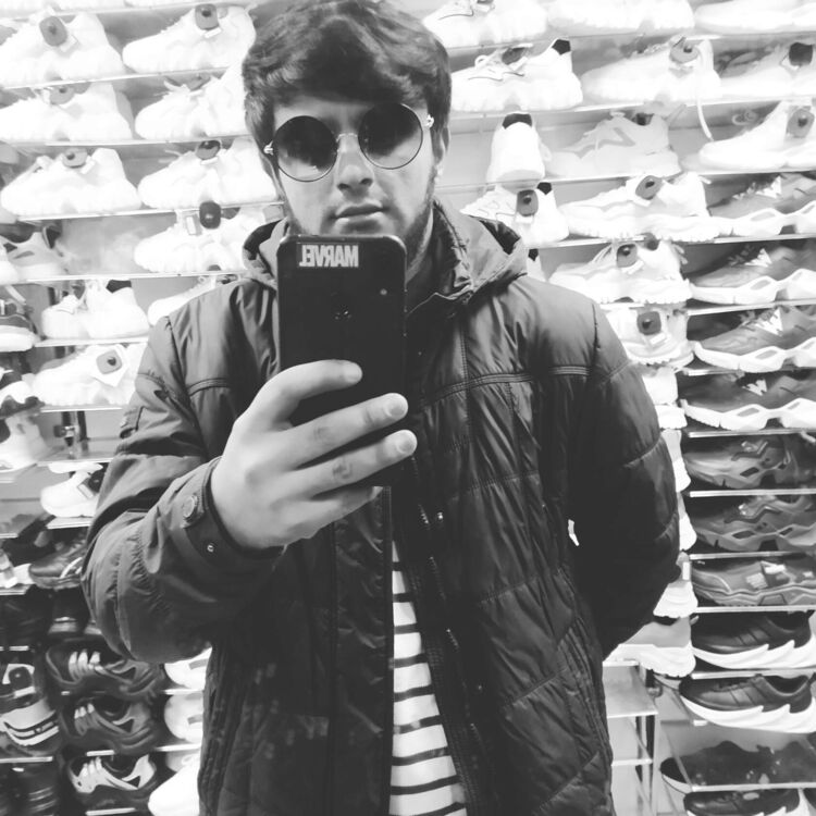  34343948  Denis, 27 ,    -