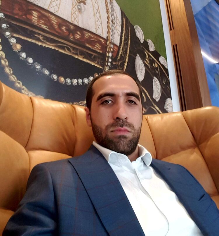  24003398  Armen, 41 ,    