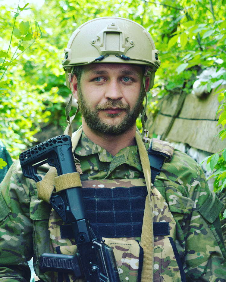  30002208  Dima, 28 ,    