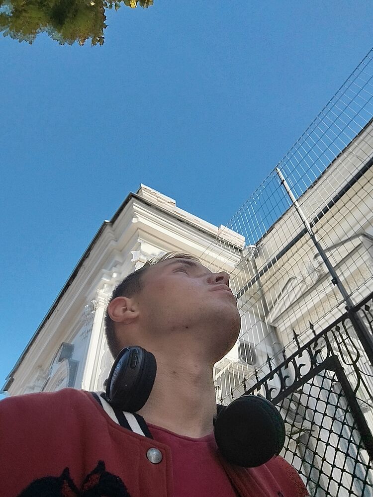  46879448  , 19 ,    