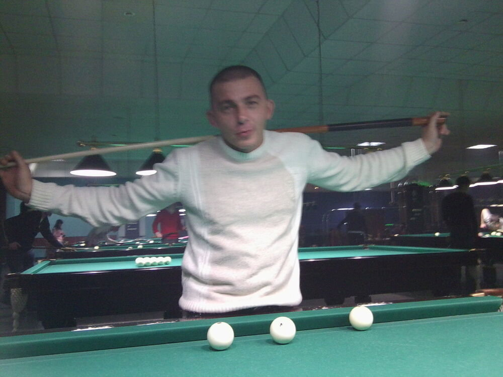  8932228  Igor, 44 ,    