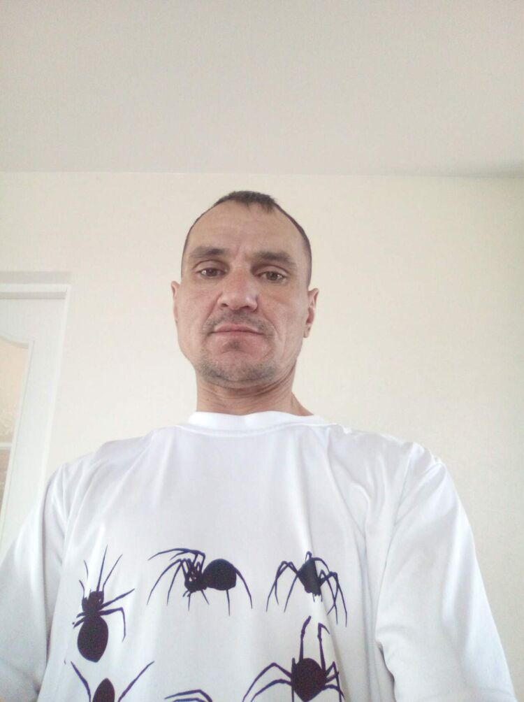  32066248  Nikolai, 49 ,    