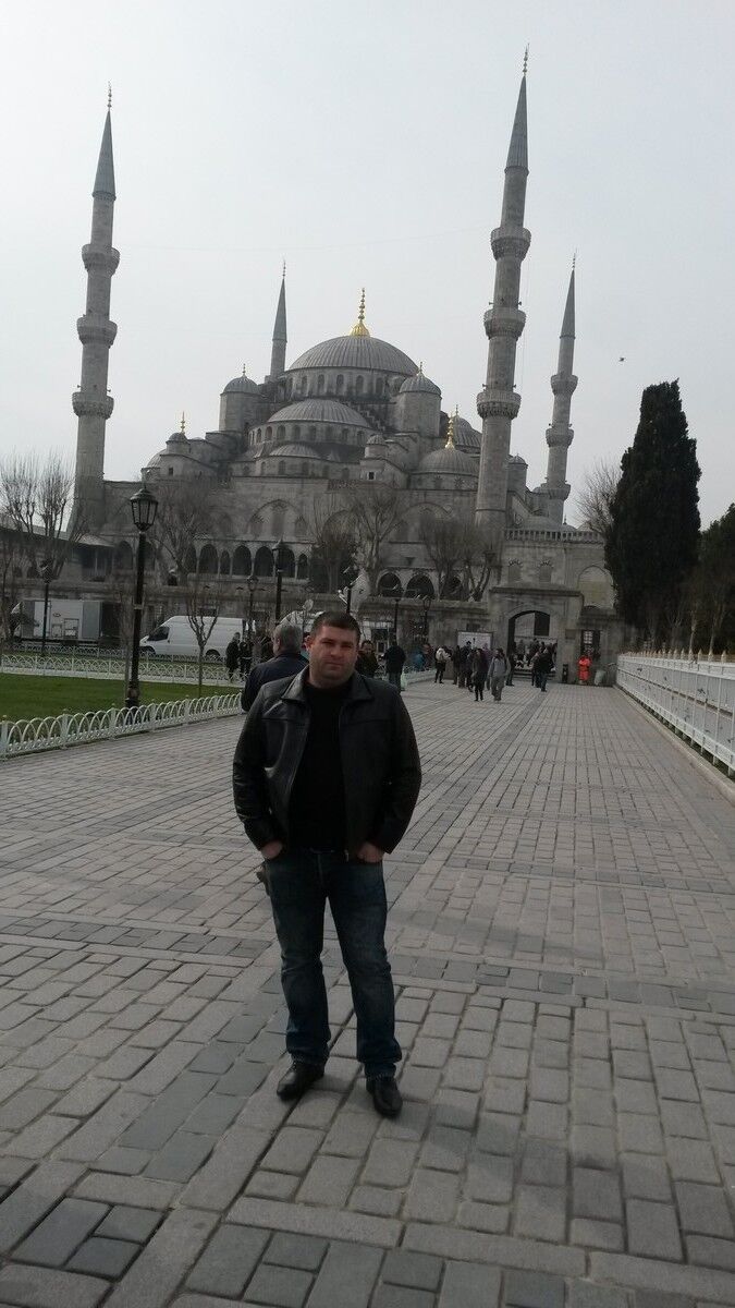  ,   Gio, 44 ,   