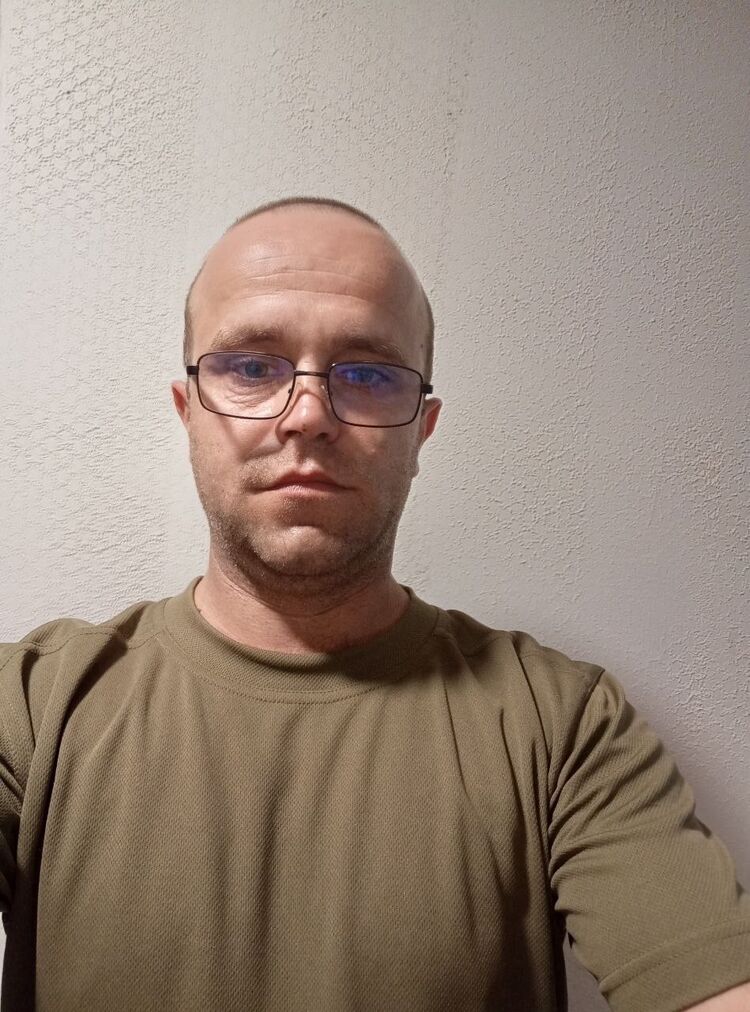  52731878  , 37 ,    