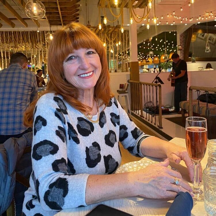  48976928  , 63 ,    Mchenry