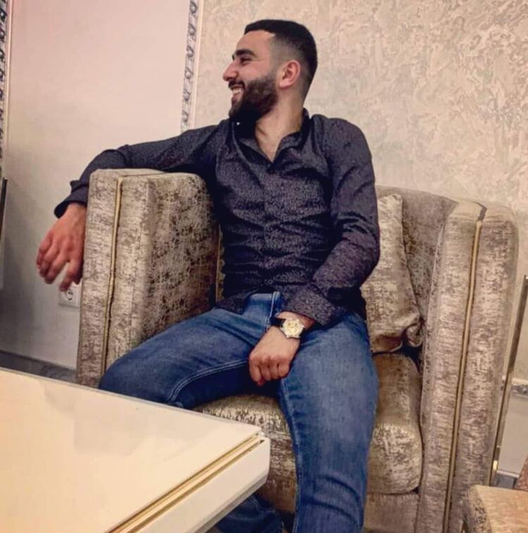  30759808  Ishxan, 27 ,    