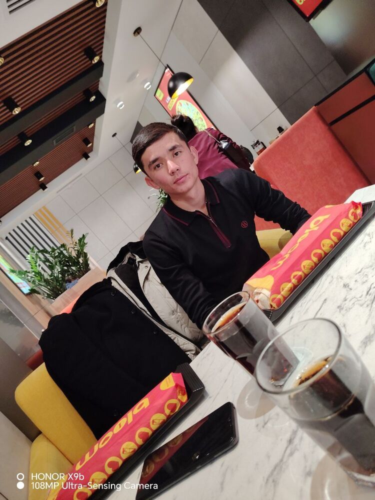  ,   Salohiddin, 21 ,   ,   