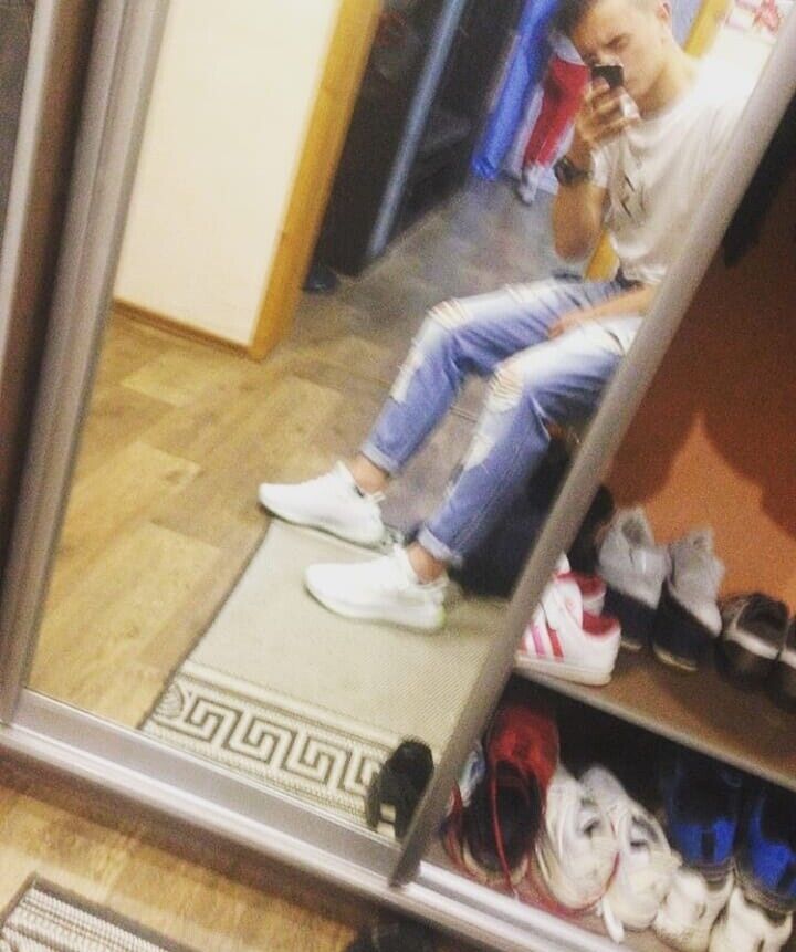  21852188  , 23 ,    