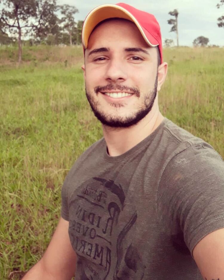  50111698  Mikati, 38 ,    