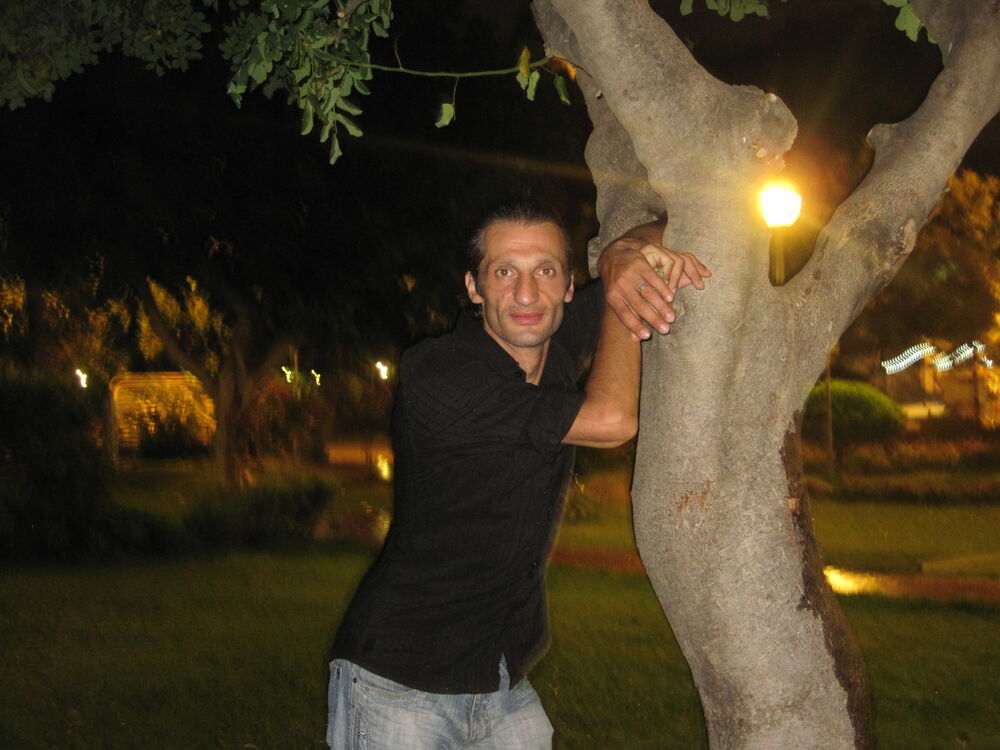  ,   Paata, 48 ,   