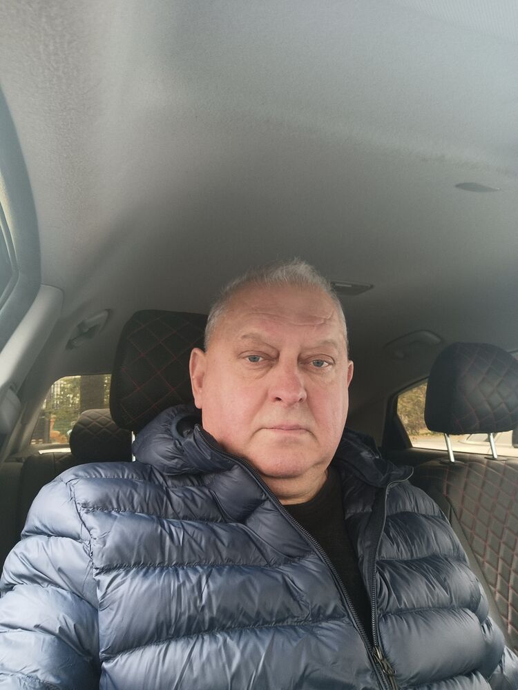  38421608  Oleg, 59 ,    