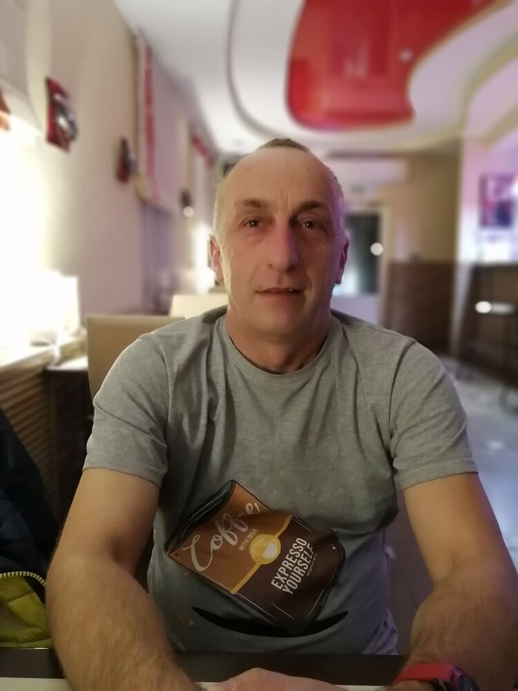  24465748  Zoran, 56 ,    