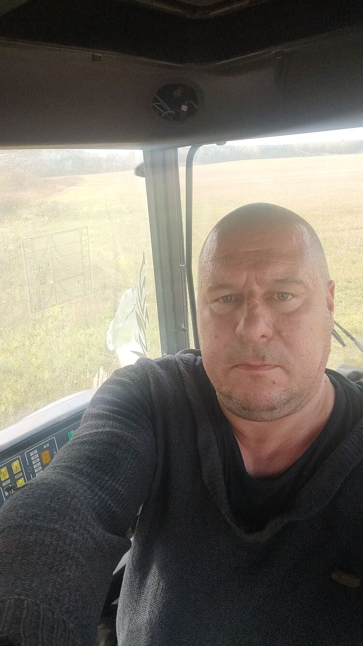  40022078  , 46 ,    