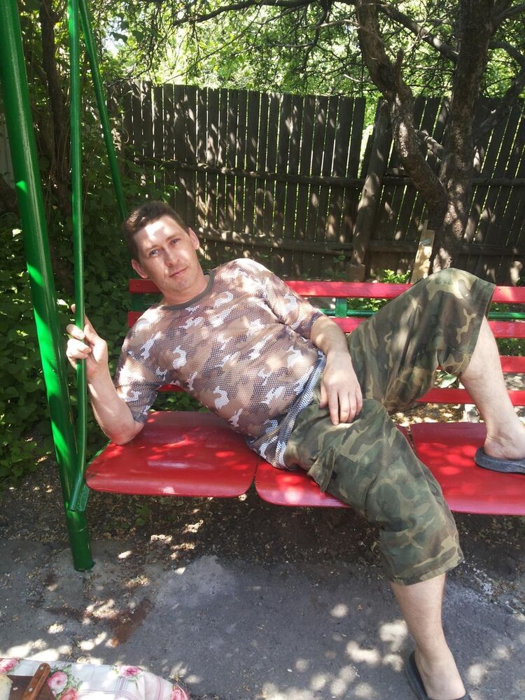  9231278  Viktor, 47 ,    