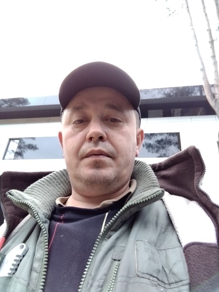  24381388  Misha, 41 ,    