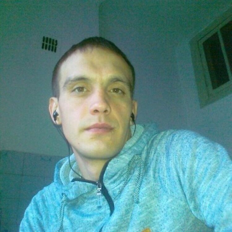  15398058  Dima, 40 ,    