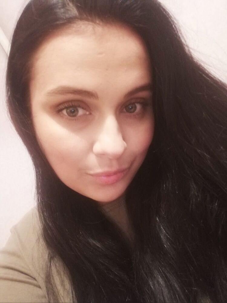  ,   Adelina, 24 ,  