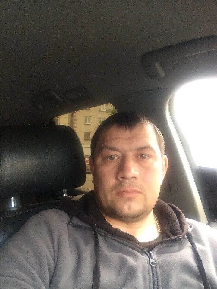  ,   Sergei, 41 ,   c 