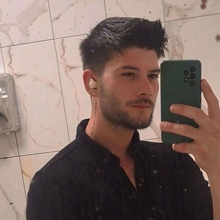  54015038  Cenk, 25 ,    Frankfurt Am Main