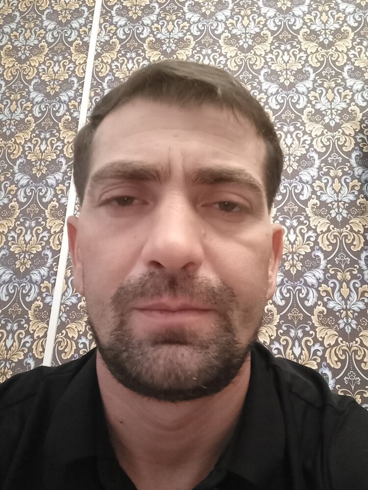  ,   Ruslan, 40 ,   ,   , c 