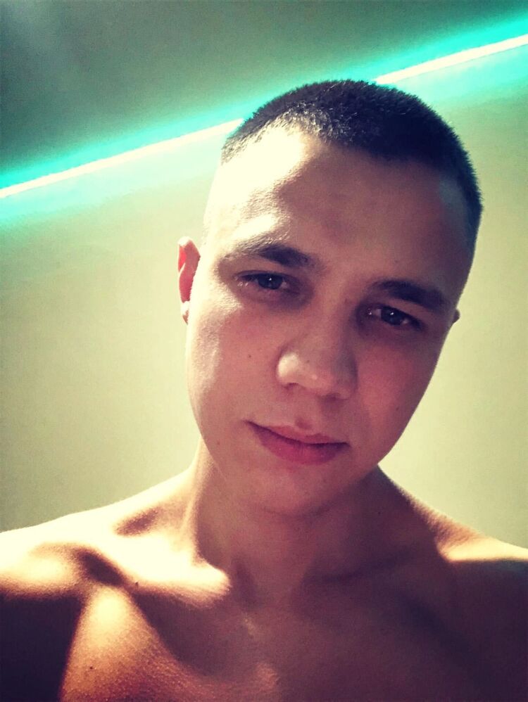  33077158  , 28 ,    