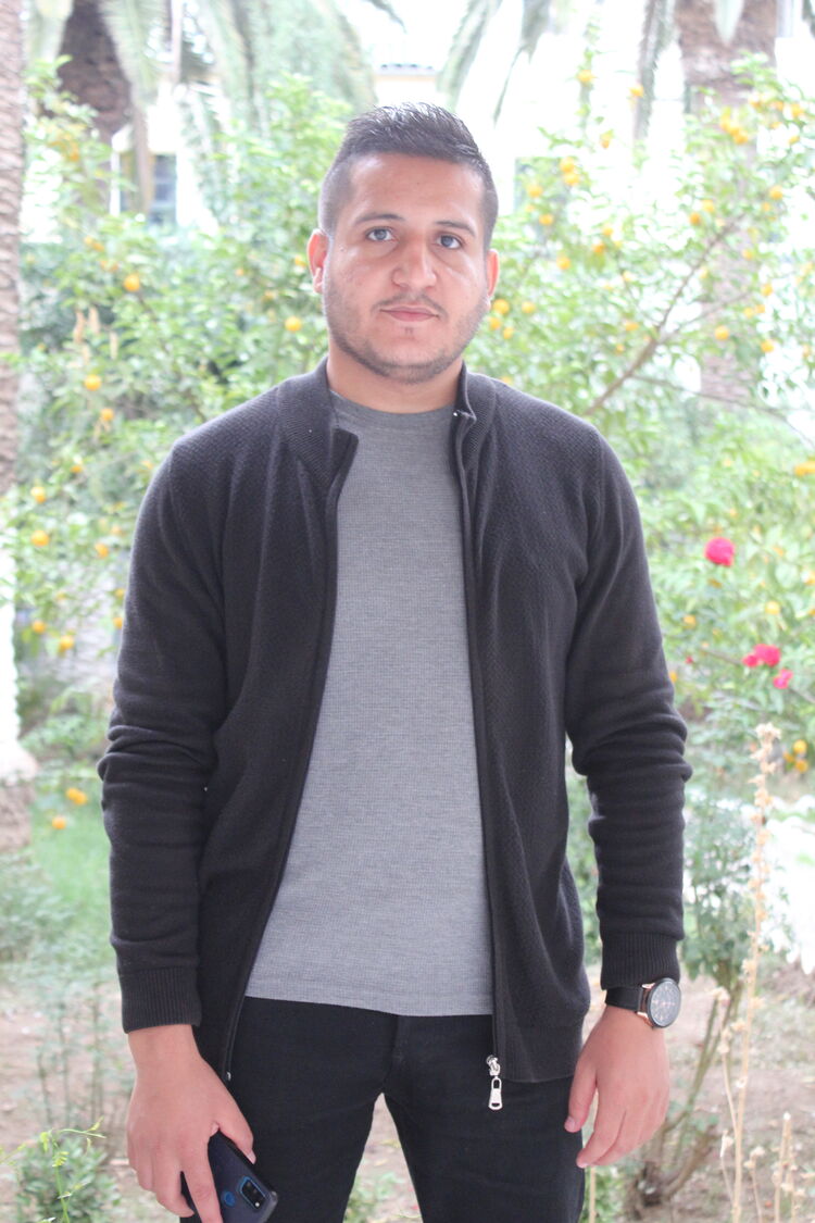  32086288  Maamoun, 31 ,    
