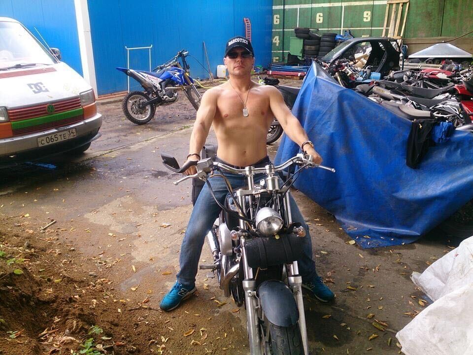  ,   Mikemolot, 44 ,   ,   
