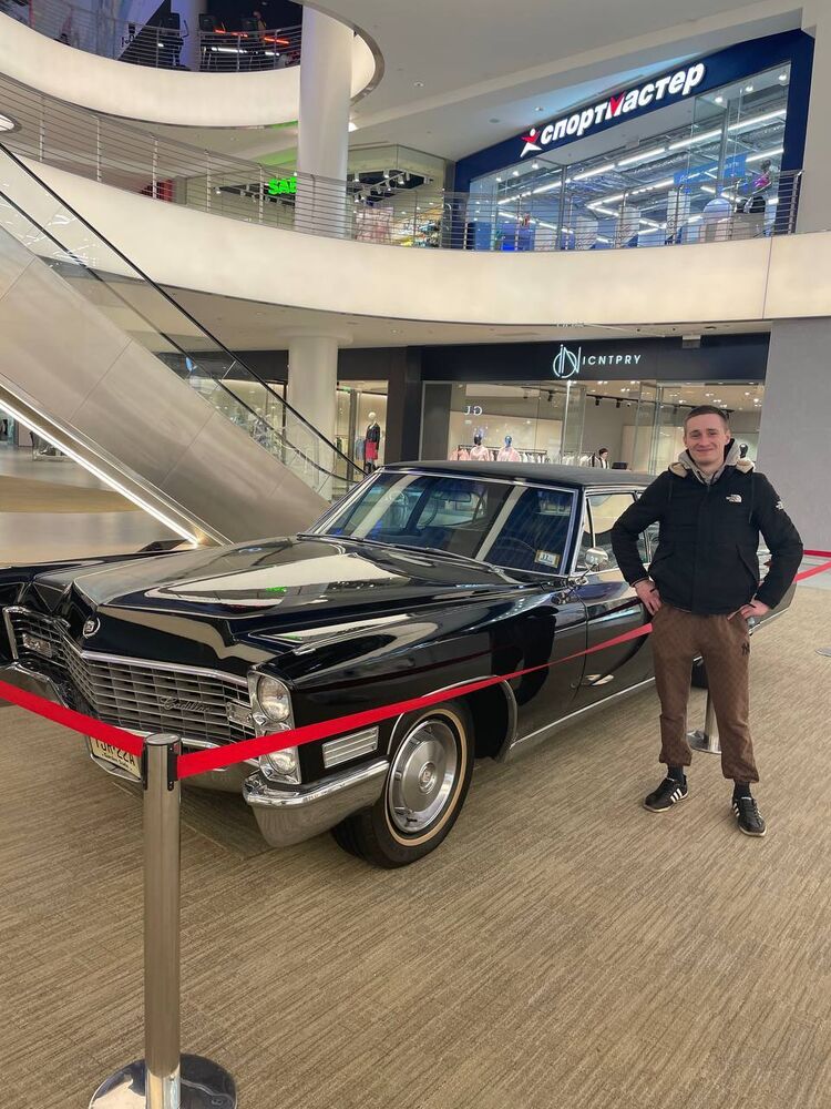  53833558  Roman, 26 ,    