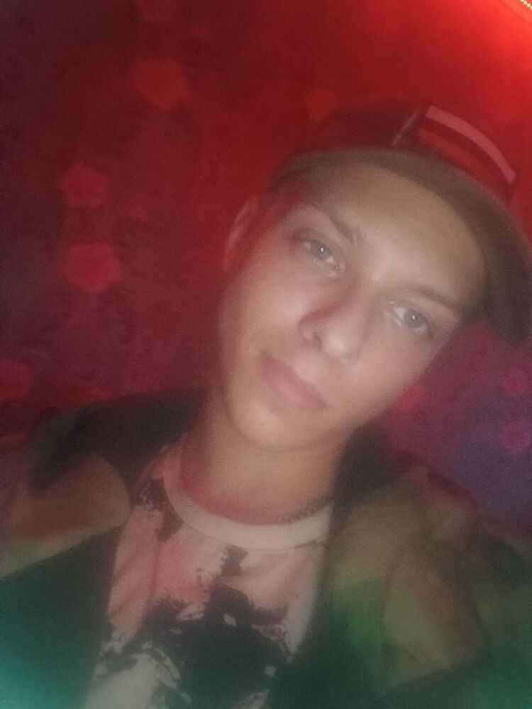  31969408  Vlad, 22 ,    