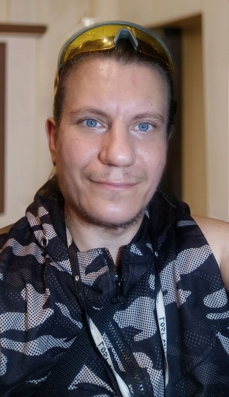  52873078  , 37 ,    