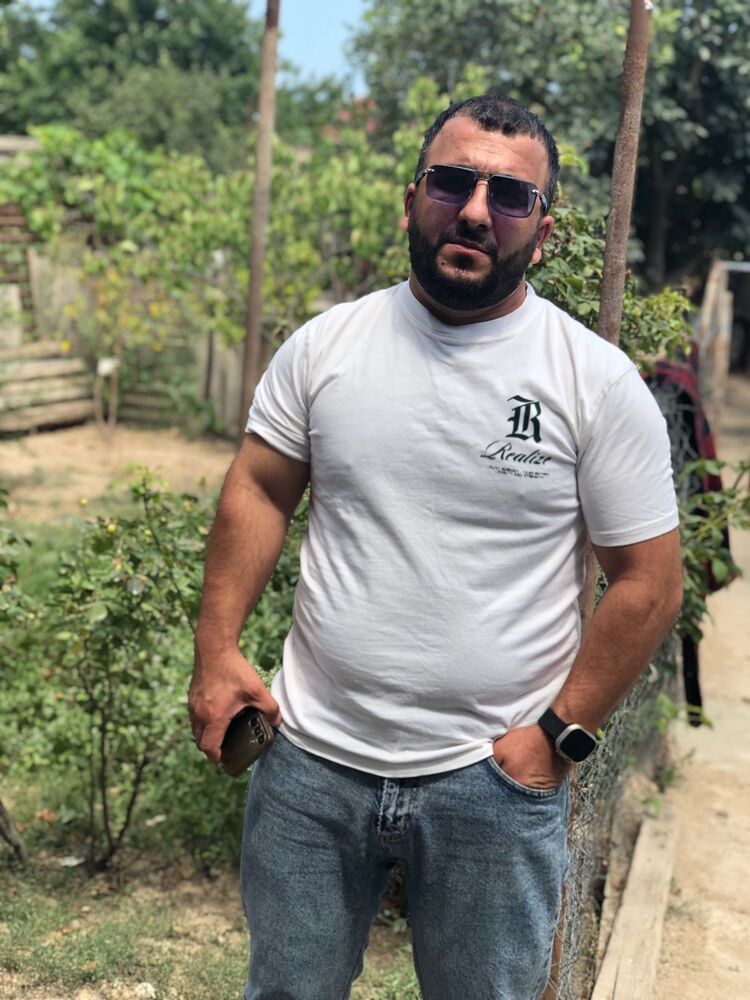  52980378  Bakinec, 35 ,    