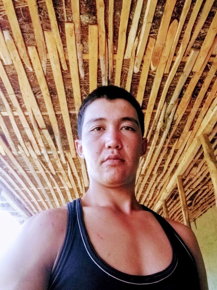  -,   Alexander, 25 ,   ,   , c , 