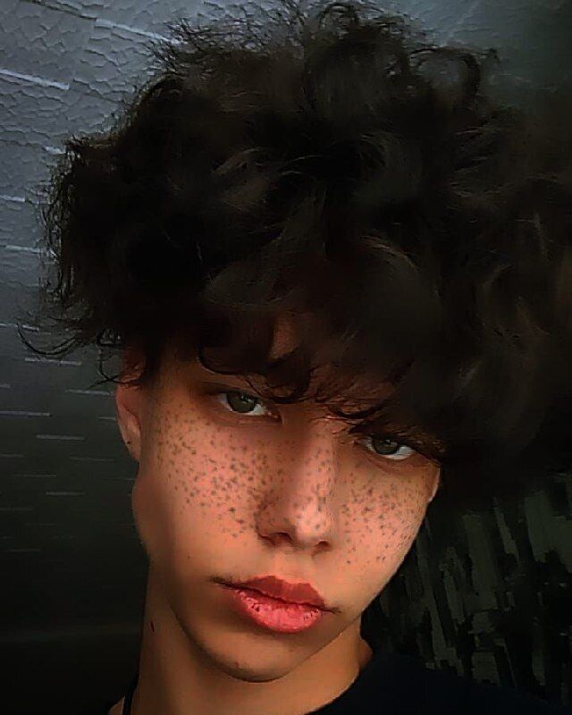  22771498  Zmstker, 22 ,    