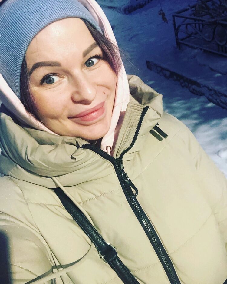  -,   , 37 ,   