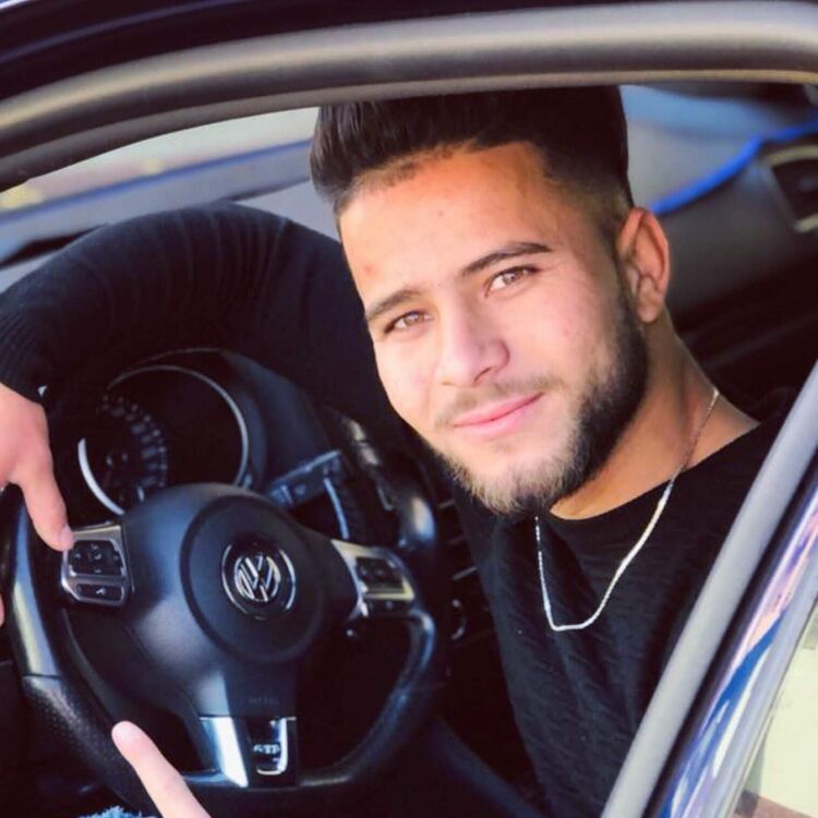  ,   Mounem, 27 ,   ,   