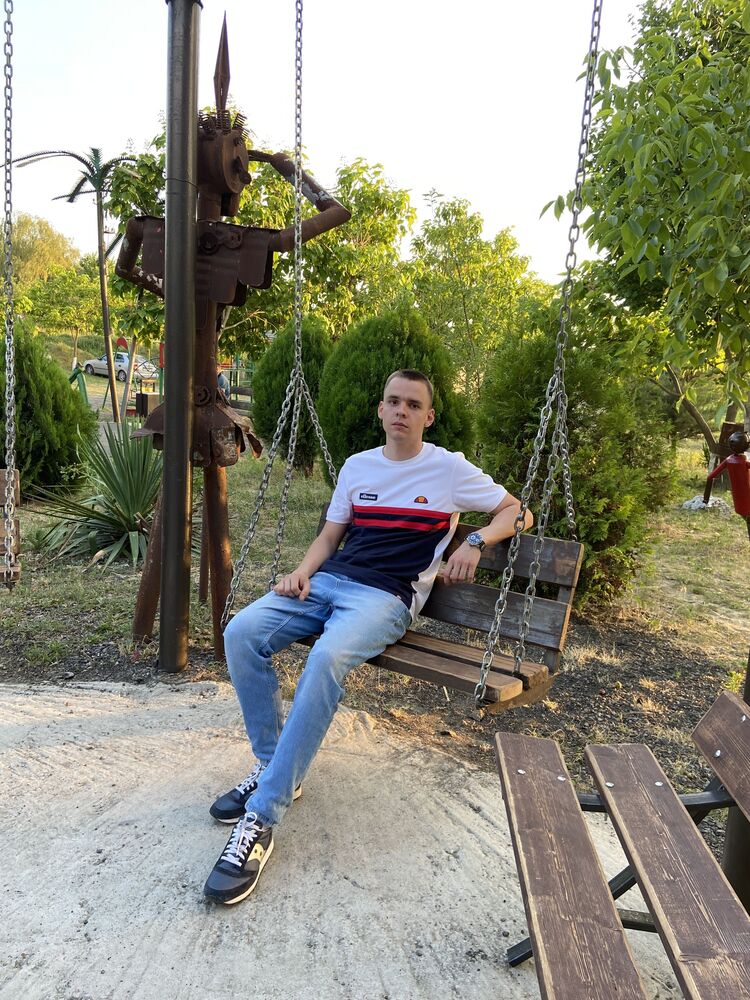  44197238  , 23 ,    --