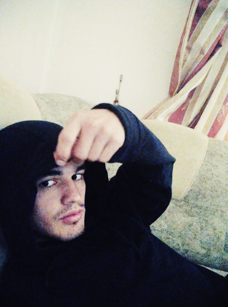 17488608  Kerim, 29 ,    
