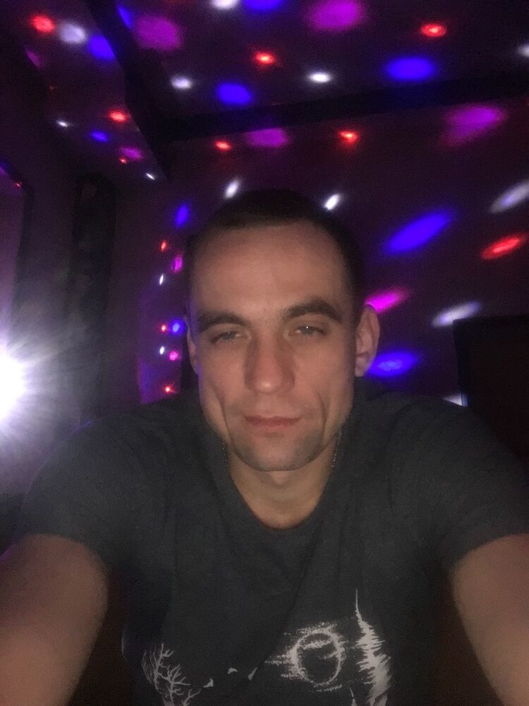  18715568  , 37 ,    
