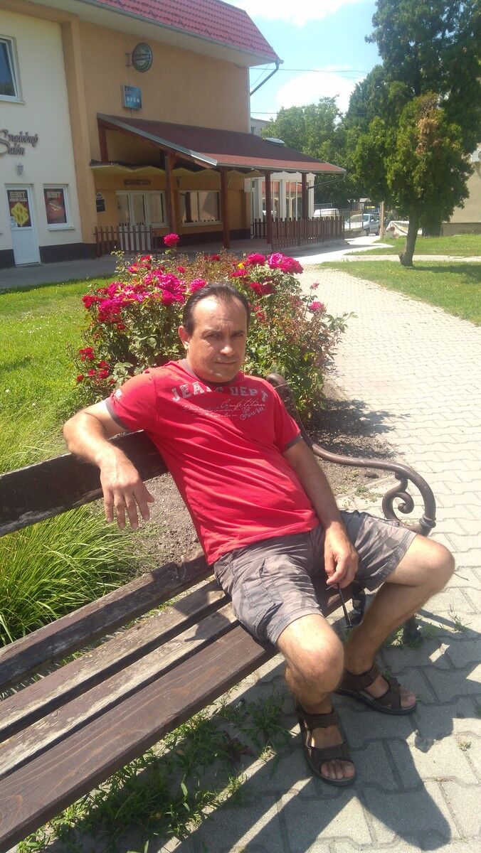  12845518  Andras, 49 ,    