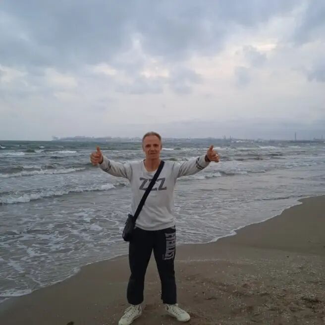  43780448  Evgeny, 60 ,    