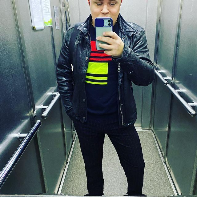  ,   Mark, 32 ,   c 